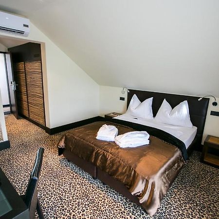Hotel Seebrunn Am Wallersee Henndorf am Wallersee Room photo